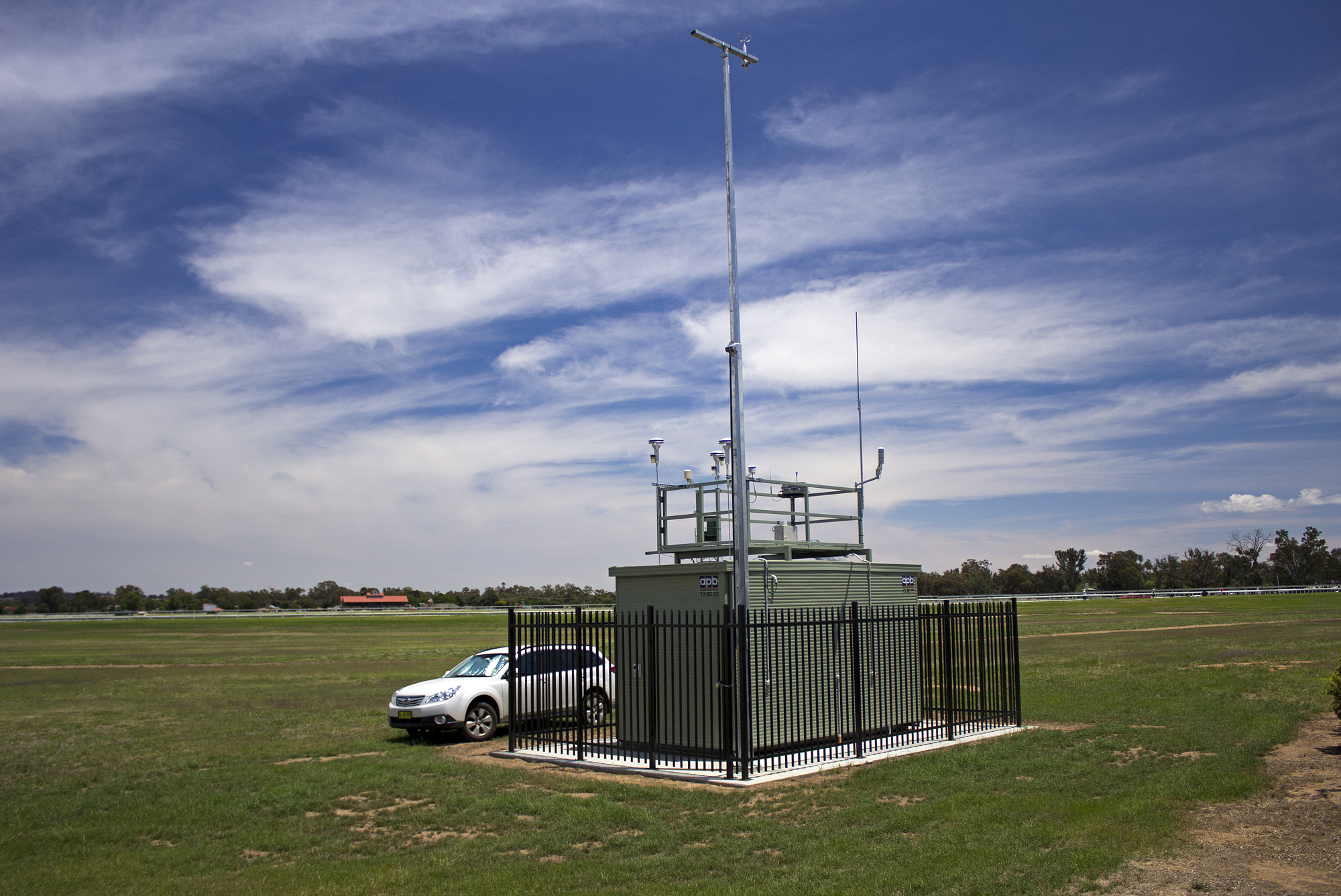 Ambient air quality monitoring station and telemetry network